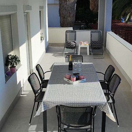 Apartman Emily, 6 Plus 2 Guests, Newly Refurbished Pula Buitenkant foto