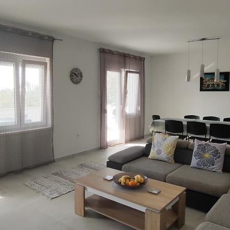 Apartman Emily, 6 Plus 2 Guests, Newly Refurbished Pula Buitenkant foto