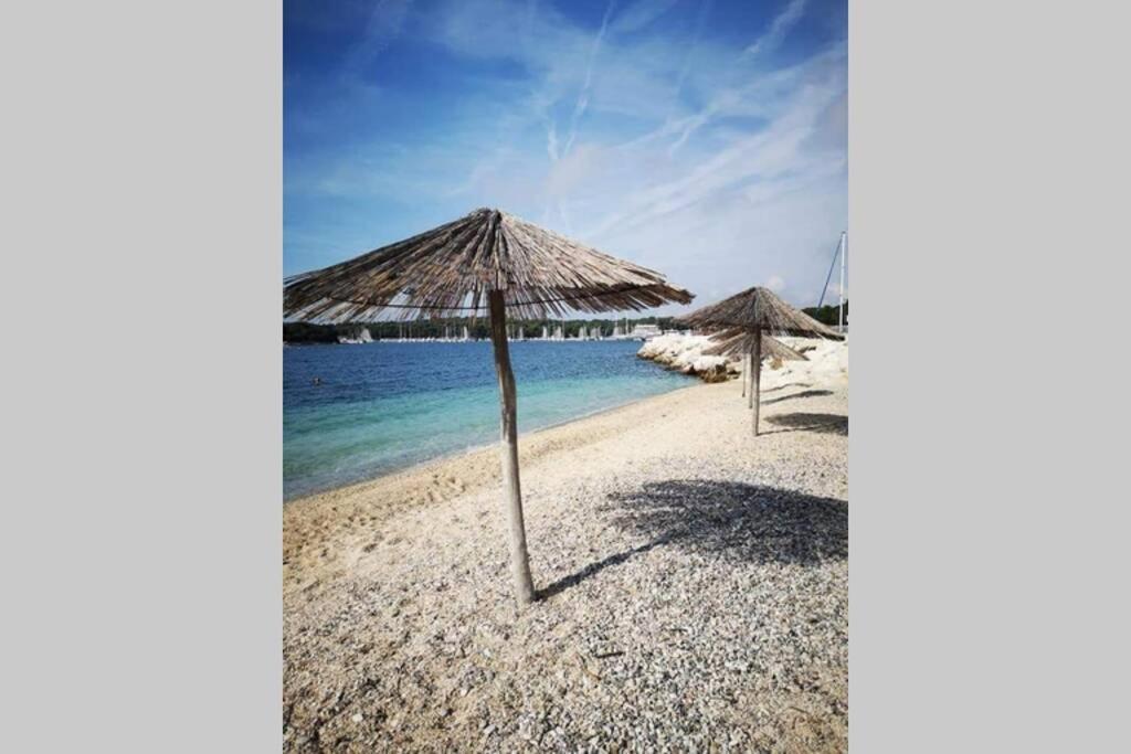 Apartman Emily, 6 Plus 2 Guests, Newly Refurbished Pula Buitenkant foto