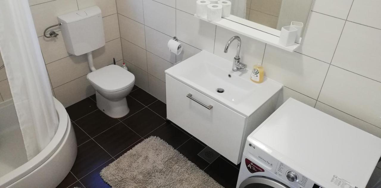 Apartman Emily, 6 Plus 2 Guests, Newly Refurbished Pula Buitenkant foto