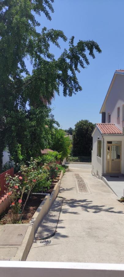 Apartman Emily, 6 Plus 2 Guests, Newly Refurbished Pula Buitenkant foto